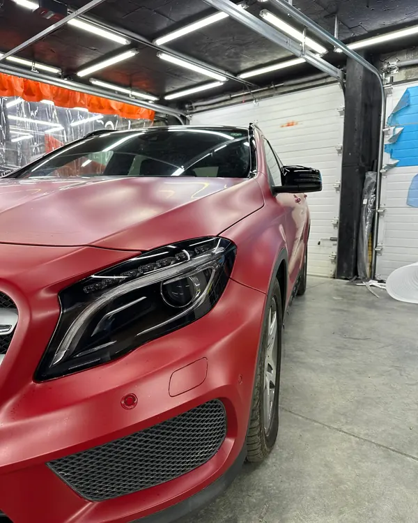 Mercedes GLA в матовой красной плёнке